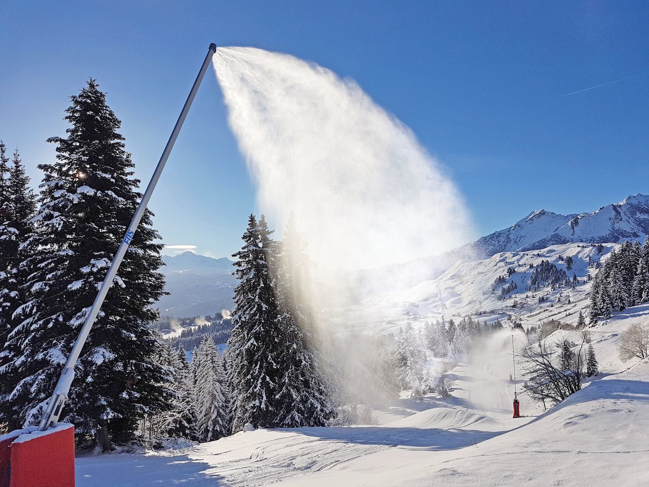 Schneilanze EOS: Effizienzwunder der Beschneiung! - Seilbahnen International